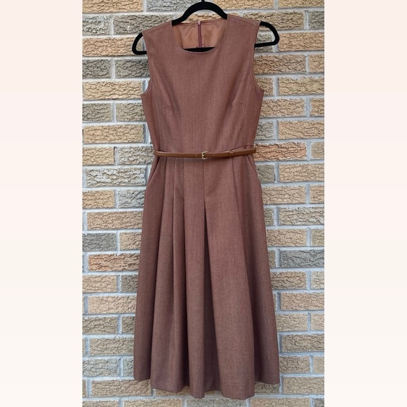 Max Mara Belted Brushed Wool Twill Midi Dress， size 2 - Picture 4 of 16